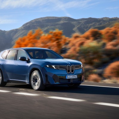 Δεν θα πιστέψεις πόσα χιλιόμετρα κάλυψε η νέα BMW iX3 με μία φόρτιση! [video]