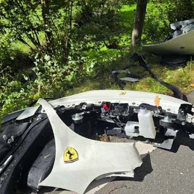 Νεαρός 25 ετών σκοτώθηκε με Ferrari – Καρφώθηκε σε δέντρο