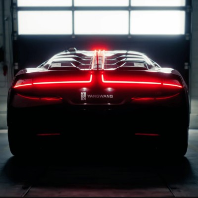 Ο Έλληνας δισεκατομμυριούχος που αγόρασε το πιο γρήγορο αυτοκίνητο του κόσμου