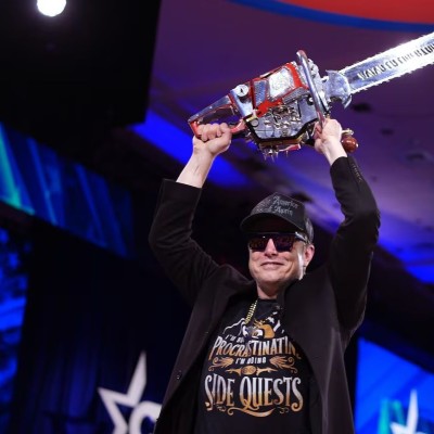 Η Tesla δίνει στον Musk αμοιβή, τέσσερις φορές το ΑΕΠ της Ελλάδας