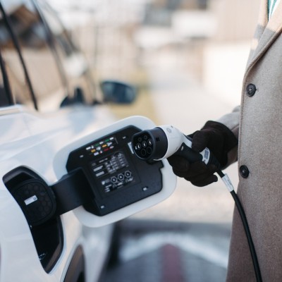 Σαρώνουν την αγορά τα αυτοκίνητα που φορτίζουν - Είναι πρώτα σε πωλήσεις στην Ευρώπη