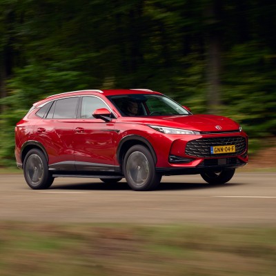 MG HS PHEV - Καίει λιγότερο από diesel, κάνει 1.000 km και έχει 16 συστήματα ασφαλείας– Και όλα αυτά με 32.900 ευρώ