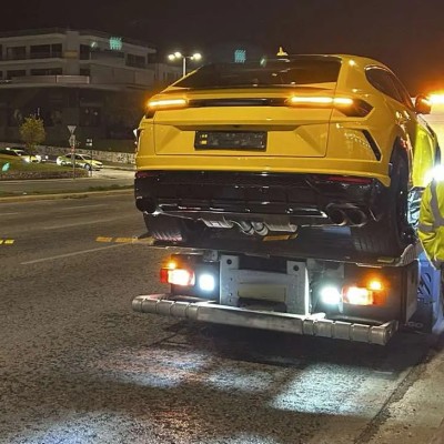 Αττική: Οδηγός παράτησε τη Lamborghini μέσα στον δρόμο – Τι ήθελε να γλυτώσει;