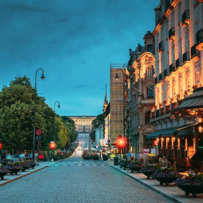 Η χώρα των 5,7 εκατ. κατοίκων που δεν πουλάει βενζίνη - Αγοράζουν μόνο ηλεκτρικά