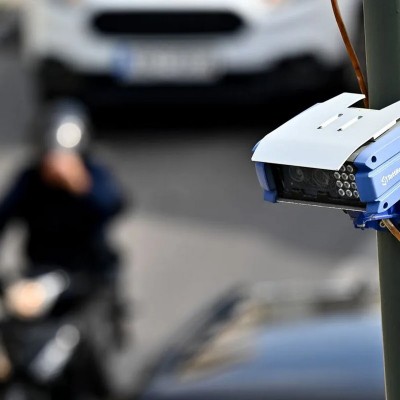 Το νέο σχέδιο της ΕΕ για τα όρια ταχύτητας που θα καταργήσει τις κάμερες – Αλλά αυτό δεν είναι απαραίτητα καλό