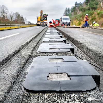 Η Πτολεμαΐδα γράφει ιστορία – Φτιάχνουν τον πρώτο δρόμο ασύρματης φόρτισης για ηλεκτρικά