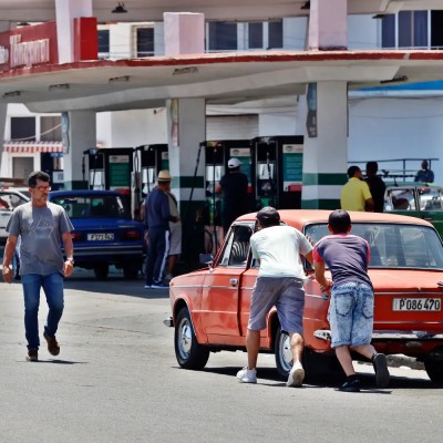 Στην Κούβα κυκλοφορούν μόνο ηλεκτρικά – Γιατί;