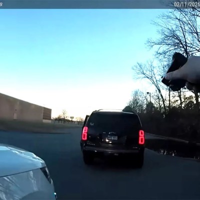 Αστυνομικοί τράβηξαν όπλα σε οικογένεια - Έκαναν λάθος στην πινακίδα! [video]