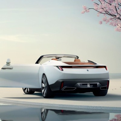 Ο βασιλιάς πήγε στο πάρτι με την πιο σπάνια Rolls-Royce – Την ακριβότερη στον κόσμο