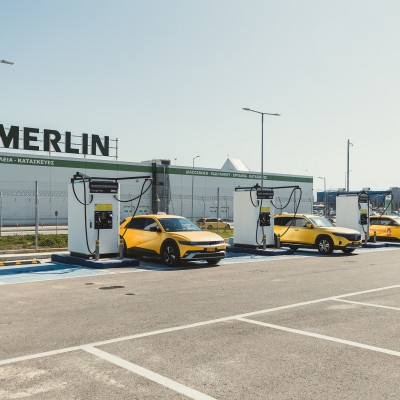 Έσπασε το ρεκόρ! Το ισχυρότερο hub φόρτισης στην Ελλάδα είναι γεγονός – Ποιος το υλοποίησε;
