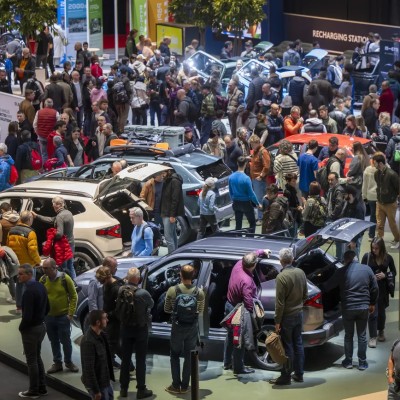 Πρώτη φορά! Τα ηλεκτρικά πούλησαν όσο και η βενζίνη – Επίσημα στοιχεία