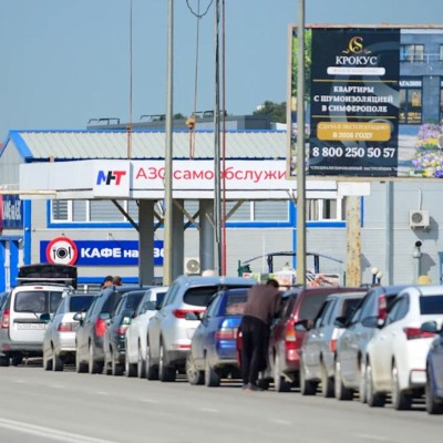 Η Ρωσία βάζει πλαφόν στα 20 λίτρα ανά οδηγό– Ξεμένει από καύσιμα