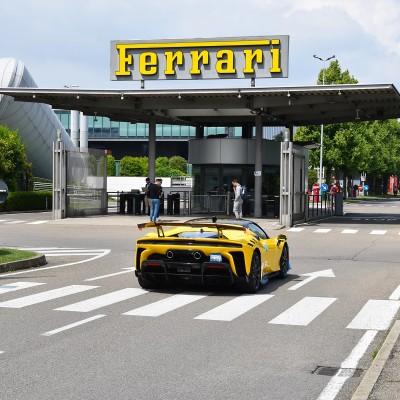 Άνοιξαν οι πύλες του Maranello για διάσημο ποδοσφαιριστή (εικόνες)