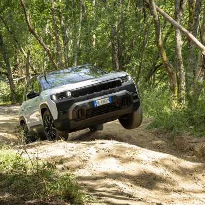 Αποστολή στη Γερμανία: Οδηγούμε το νέο Jeep Compass 4xe! [video]