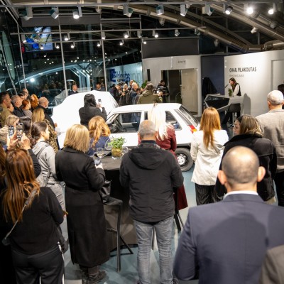 Ασταμάτητο το πανέμορφο Renault των 23.900 ευρώ – Φθάνει τις 300.000 μονάδες