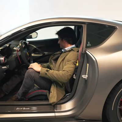 Ο άνθρωπος που έχει τις καλύτερες Ferrari – Κυκλοφορεί με ένα VW Golf GTI για να μην προκαλεί