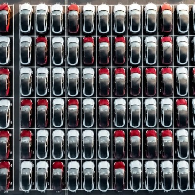 Το πλοίο που φόρτωσε τα περισσότερα Tesla στον κόσμο – Έφθαναν σε μήκος τα 35 χιλιόμετρα