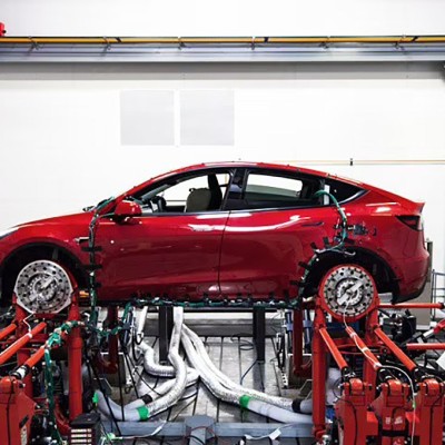 Η εταιρεία που εκβιάζει την Tesla – Κρατά στα χέρια της κάτι πολύτιμο για τον Elon Musk