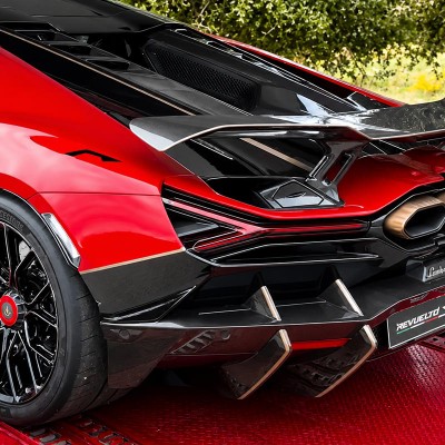 Ο 26χρονος που παρέλαβε την πρώτη Lamborghini Revuelto SV – Πρόσθεσε 1 εκατομμύριο σε έξτρα εξοπλισμό