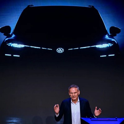 Η Volkswagen το ενέκρινε ομόφωνα - Κόβει το 50% των μοντέλων και 50.000 θέσεις εργασίας