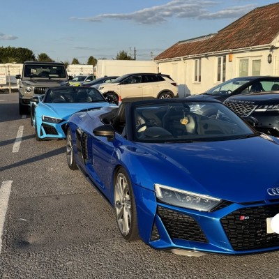 Γαμήλια συνοδεία από supercar κατέληξε στο τμήμα – Κατασχέθηκαν όλα τα αυτοκίνητα