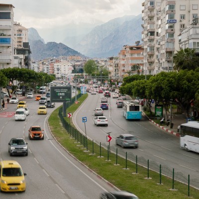 Η γειτονική χώρα που πουλάει το diesel 2,760 ευρώ το λίτρο – Έχει μέσο μισθό 1.000 ευρώ