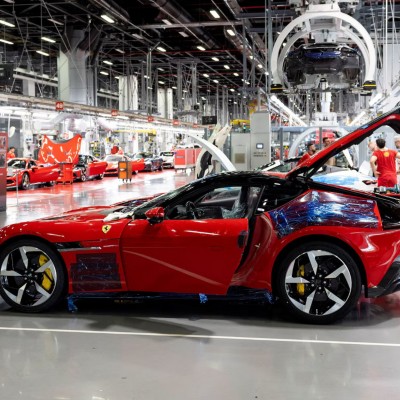 Η Ferrari αρνείται να δώσει αυτοκίνητο σε 7 διάσημους σταρ - Τους έχει στη black list