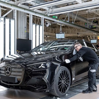 Το μεγαλύτερο εργοστάσιο της Mercedes - Εκεί κατασκευάζεται η νέα C-Class