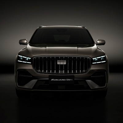 Αυτό είναι το νέο μεγάλο SUV της Geely – Plug-in υβριδικό και ιδανικό για οικογένειες