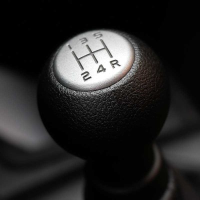 Με πόσα χιλιόμετρα πάει ένα αυτοκίνητο με την όπισθεν - Έχει κόφτη;