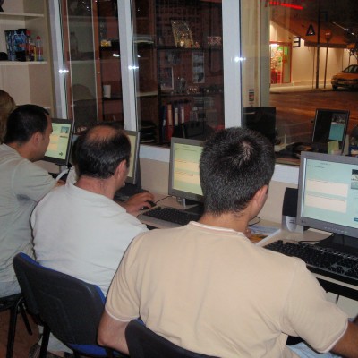 Συσκευή εντοπισμού ηλεκτρονικής επικοινωνίας στις αίθουσες θεωρητικής εξέτασης υποψηφίων οδηγών