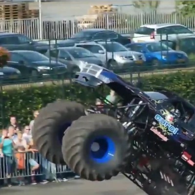 Video: Σοκ με δύο νεκρά παιδιά σε επίδειξη Monster Truck