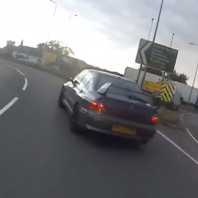 «Εξυπνάκιας» με Mitsubishi EVO (VIDEO)