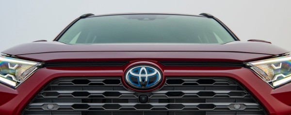 Το SUV της Toyota που κρατάει για χρόνια την τιμή του – Υβριδικό και best seller