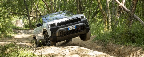 Αποστολή στη Γερμανία: Οδηγούμε το νέο Jeep Compass 4xe! [video]