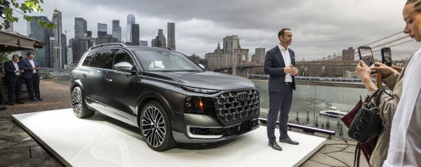 Το μεγαλύτερο SUV της Audi στην Ελλάδα - Φτάνει στις 200.000 ευρώ