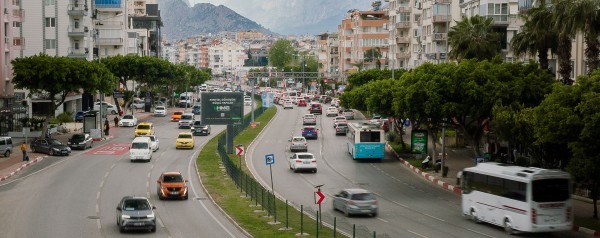 Η γειτονική χώρα που πουλάει το diesel 2,760 ευρώ το λίτρο – Έχει μέσο μισθό 1.000 ευρώ 