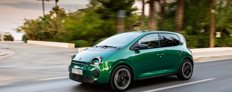 Δοκιμή Renault Twingo E-Tech: Checkmate! 