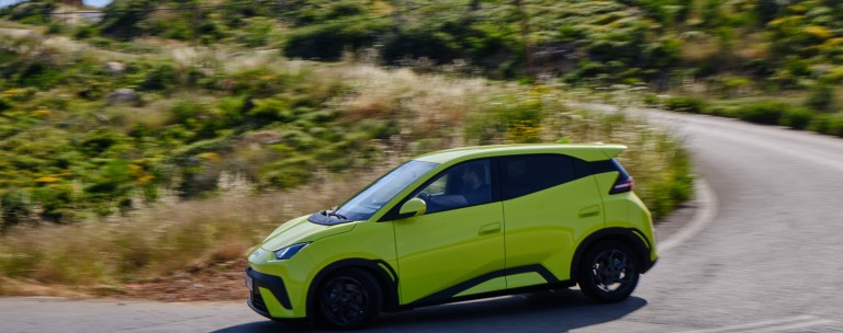 Δύο μήνες με το BYD Dolphin Surf: Τώρα που συμβιώνουμε μαζί του, βλέπουμε τα πράγματα αλλιώς