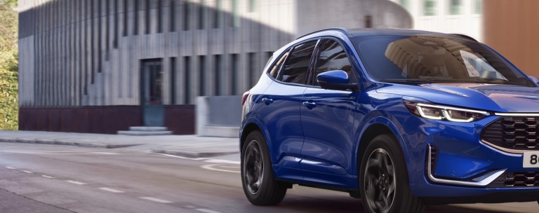Το υβριδικό C-SUV που καίει 5,3 lt στα 100 km – Ετοιμοπαράδοτο και με φόρο πολυτελείας 100 ευρώ 