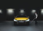 VW Arteon blind photographer