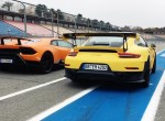 Porsche 911 GT2 RS vs Lamborghini Huracan Performante