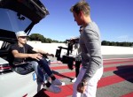 O Nico Rosberg ωθεί μια Ferrari 488 Pista στα όριά της