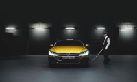VW Arteon blind photographer